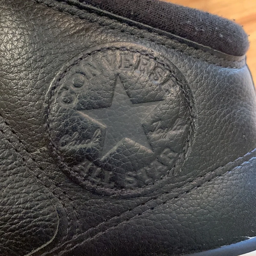 Converse black leather Chuck Taylor Size 8 men’s mid top sneakers EUC - Picture 6 of 10
